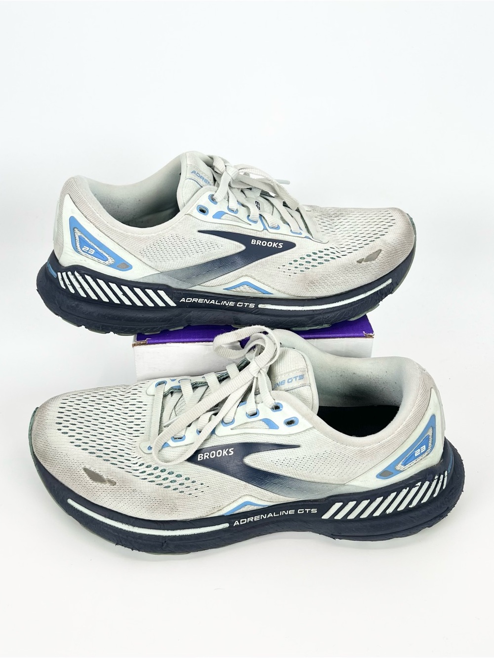 Brooks Adrenaline GTS 23 Women's Size 8.5 Wide (D) Running Shoes Gray